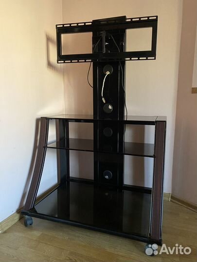 Тумба под телевизор стеклянная с кронштейном