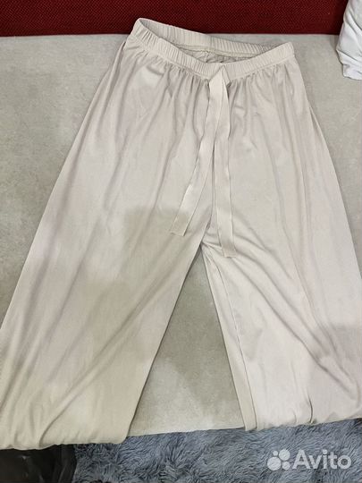 Отдам 2 пакета одежды