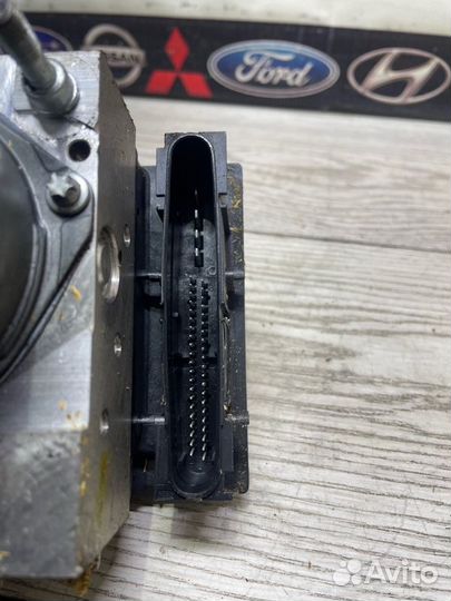 Блок ABS Honda Cr-V RE4 K24A 2008