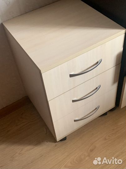 Школьный уголок