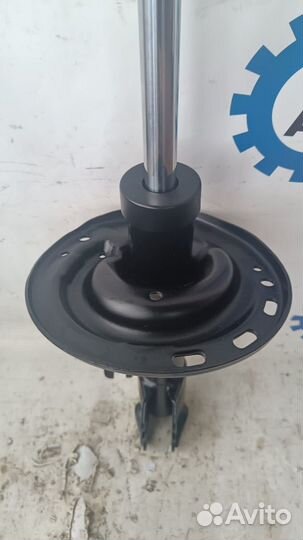 Toyota Camry v40 06- Амортизатор передний правый