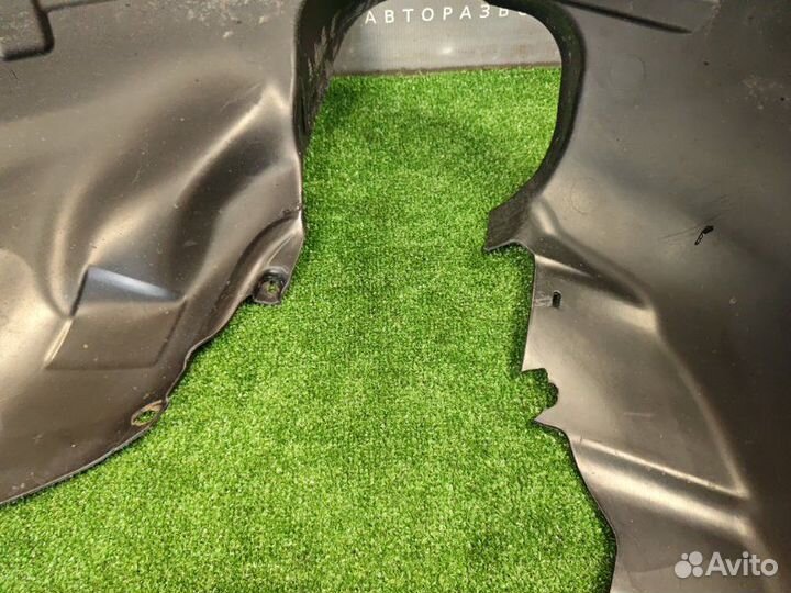 Подкрылок Локер передний правый Ford Focus 2