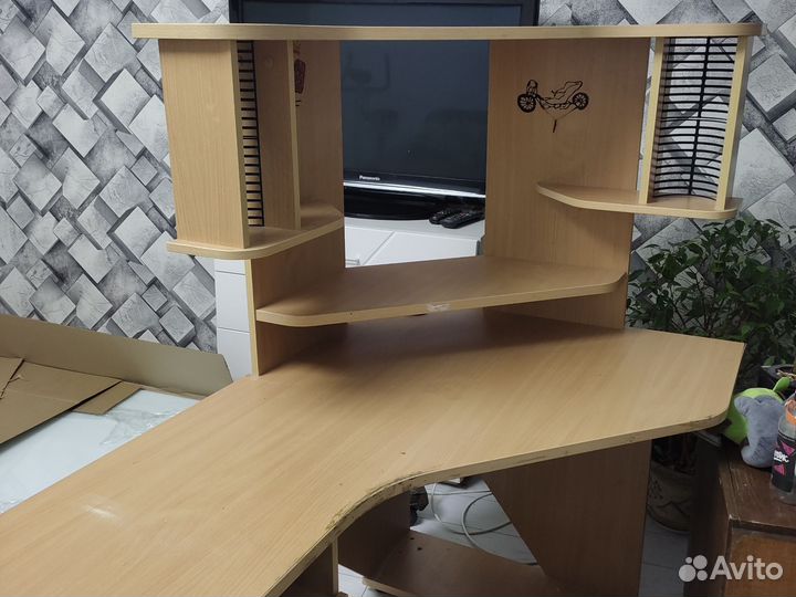 Компьютерный стол