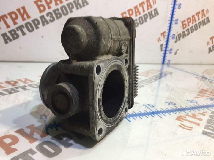 Ниссан Примьера Дроссельная заслонка