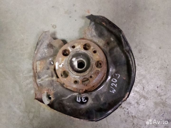 Поворотный кулак задний правый Mercedes Benz W203