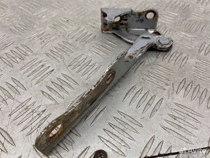 Б/У петля капота левый Hyundai Accent LC D3EA