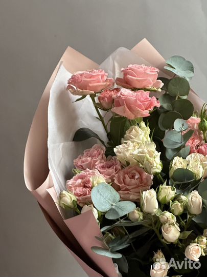 Букет из кустовых роз