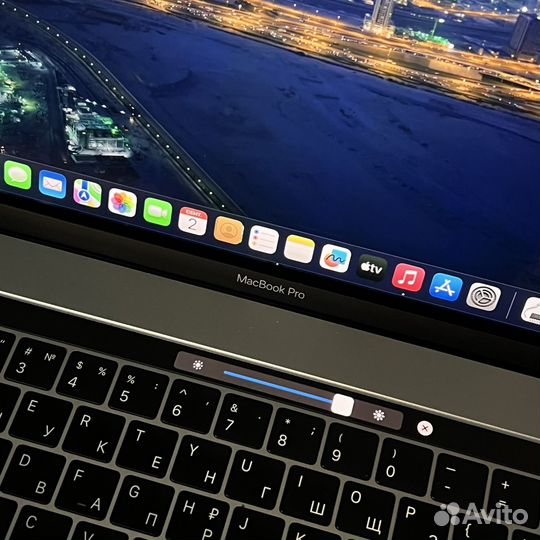 MacBook Pro 15 2019 i7 2,6 16 gb/256 gb SSD