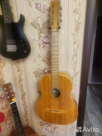 Акустическая гитара
