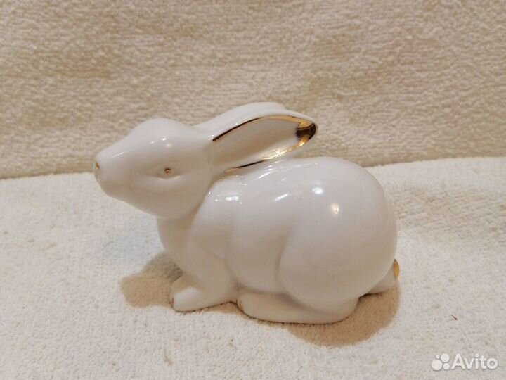 Фарфоровая статуэтка кролик