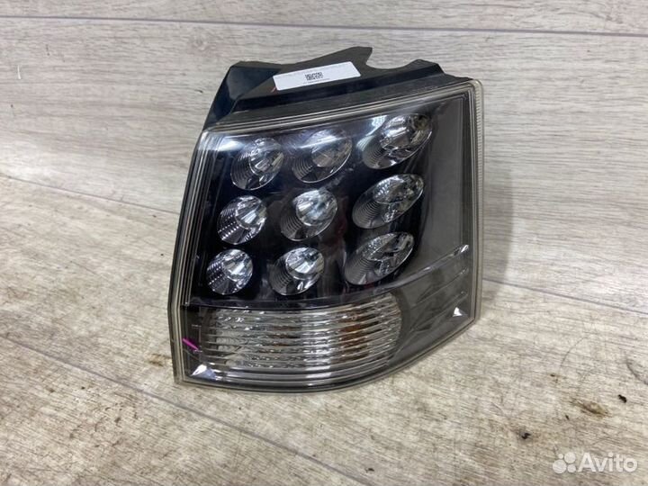 Фонарь задний правый Mitsubishi Outlander Xl 2007