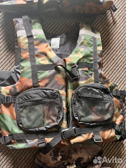 Спасательные жилеты