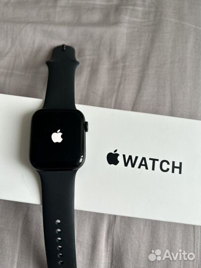 Часы Apple Watch SE 44mm