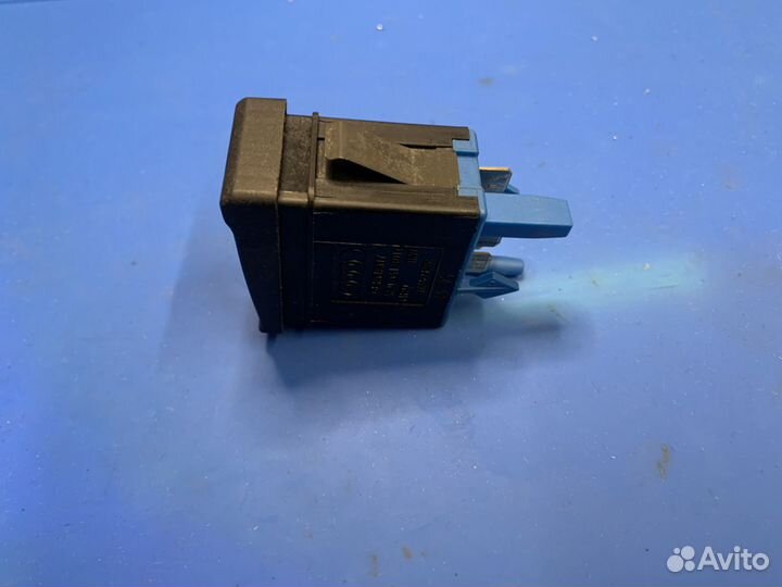 Кнопка корректора фар Ауди 100/A6 С4