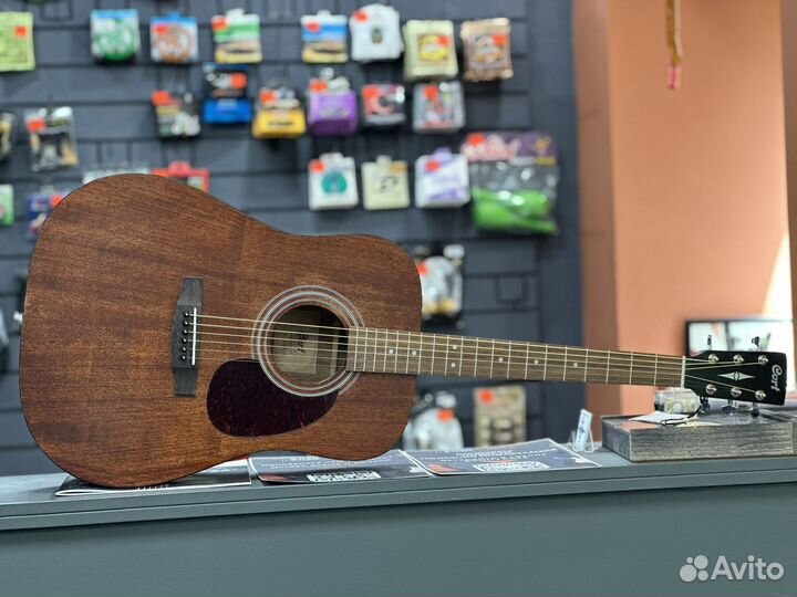 Акустическая гитара из массива Cort
