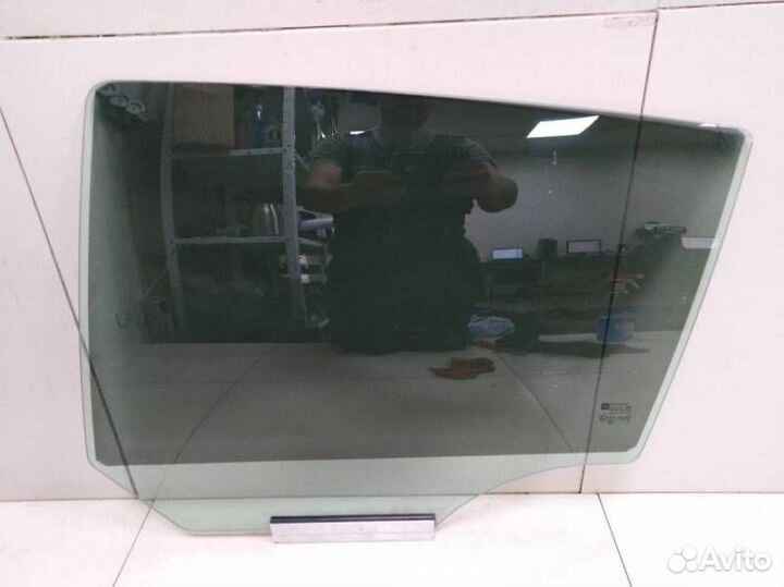 Стекло двери задней левой Opel Astra H / Family 20