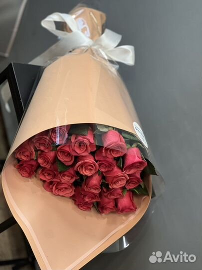 23 импортных роз