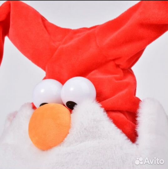 Шапка Деда Мороза и Гнома поет песни и танцует