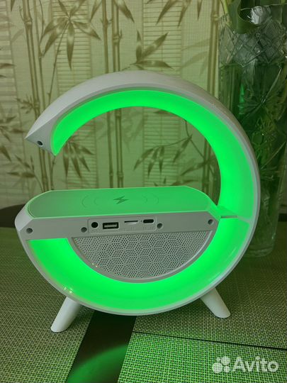 Светильник 3в1 с беспроводной зарядкой и колонкой