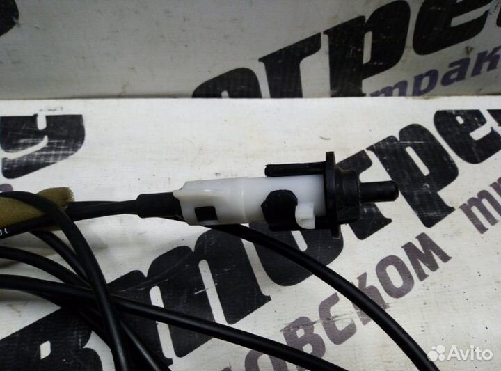 Тросик лючка бака Toyota Ipsum ACM26 2AZ-FE