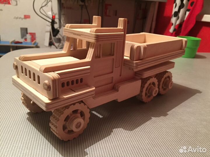 Грузовик. Игрушки. Деревянные игрушки