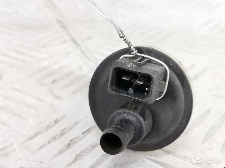 Клапан вентиляции топливного бака Volkswagen B3