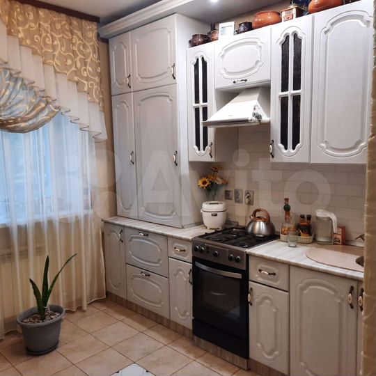 3-к. квартира, 81 м², 1/6 эт.