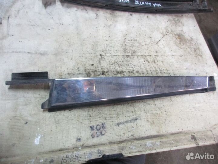 Накладка двери задней правой Cadillac SRX 2003-200