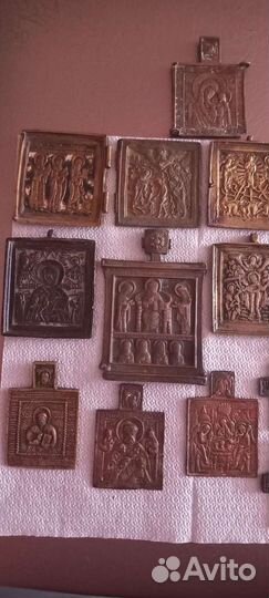 Стариные медные Иконы 12 штук и 7 крестиков