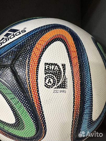 Футбольный мяч adidas brazuca чм 2014