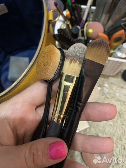 Помады и тени