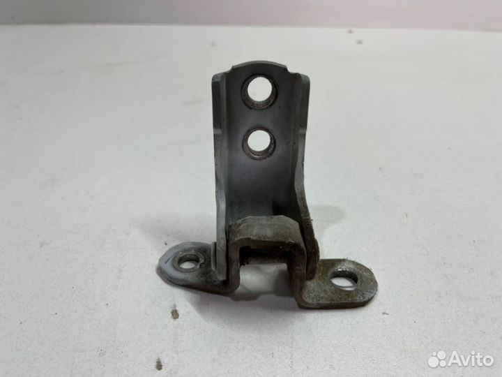 Петля двери верхняя передняя правая Toyota Camry