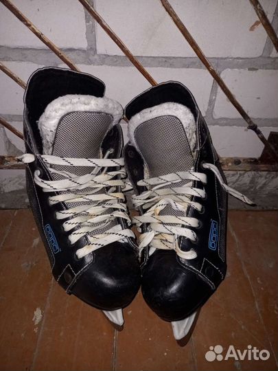 Коньки хоккейные 42 размер