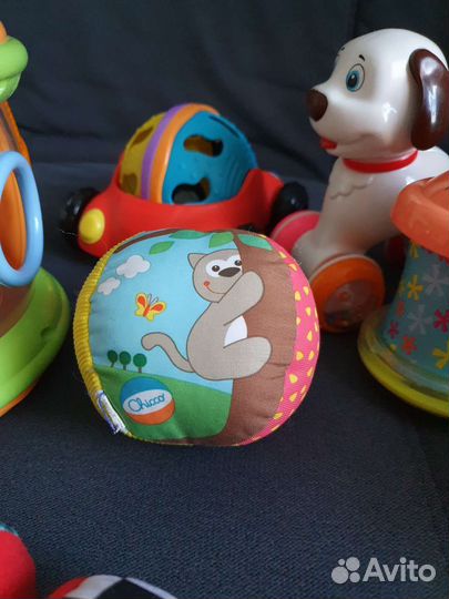 Развивающие игрушки для малышей пакетом