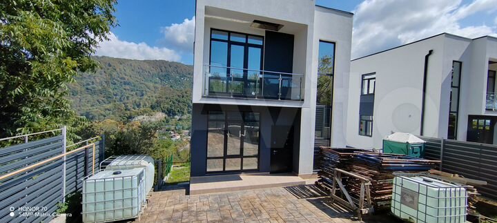 Дом 172 м² на участке 4,5 сот.