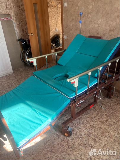 Кровать для лежачих больных, с электроприводом, с