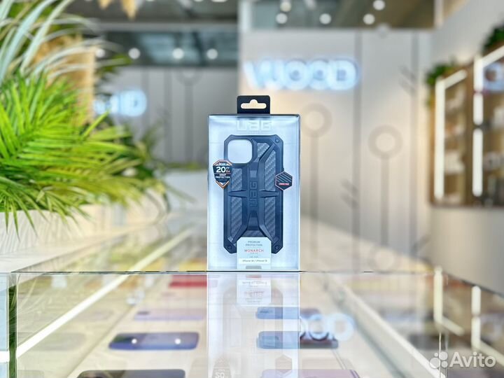 Чехол UAG Monarch (iPhone 13 / 14) Черный карбон