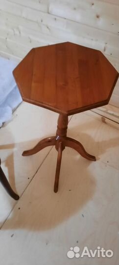 Столик, подставка, пьедестал