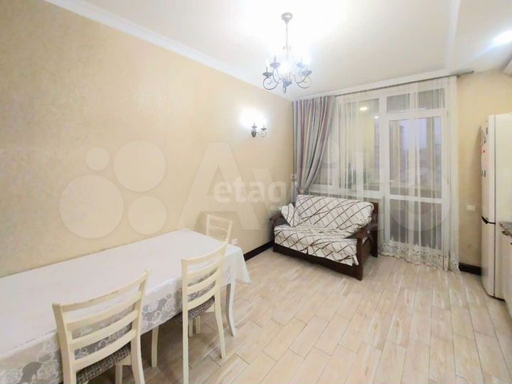 2-к. квартира, 66,2 м², 4/10 эт.