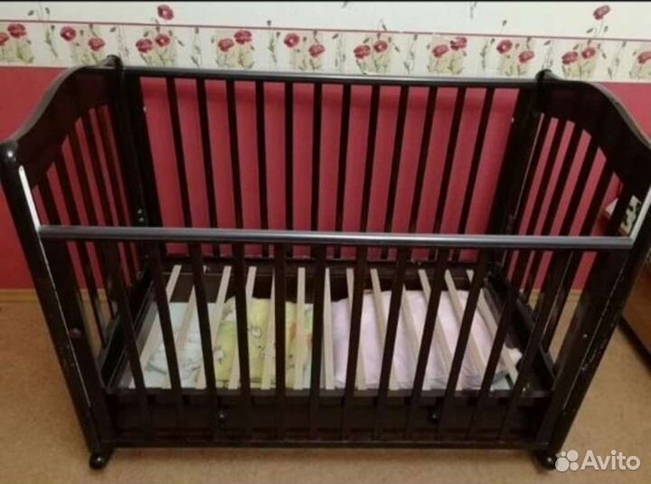 Детская кроватка