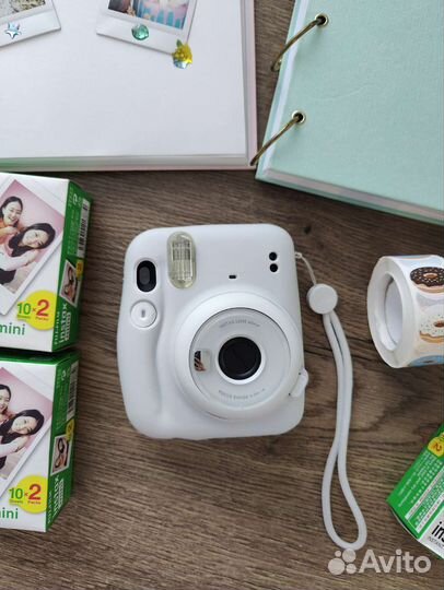 Fujifilm instax mini 11 + картриджи