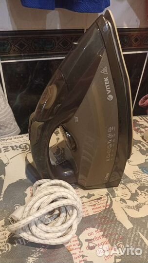Утюг Vitek