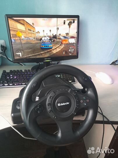 Игровой руль с педалями