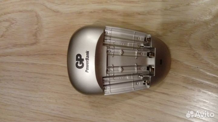 Зарядное устройство GP для батареек аа/ааа