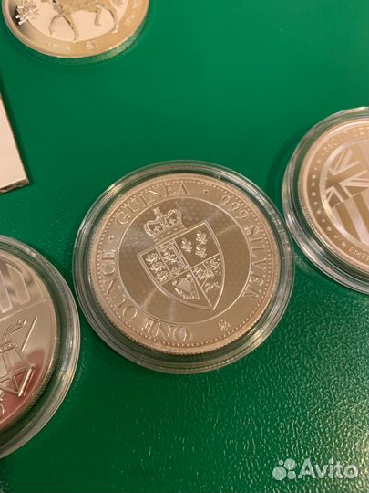 Серебро 1oz Елизавета гербы гибралтар карибы гинея