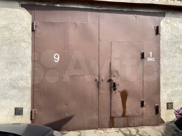 Гараж, > 30 м²