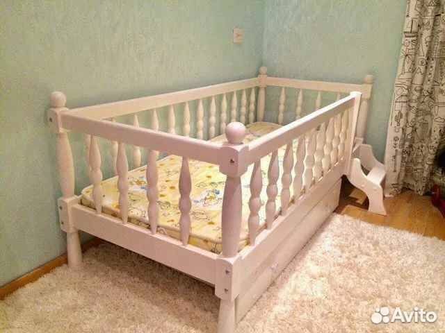 Детская кроватка из массива 