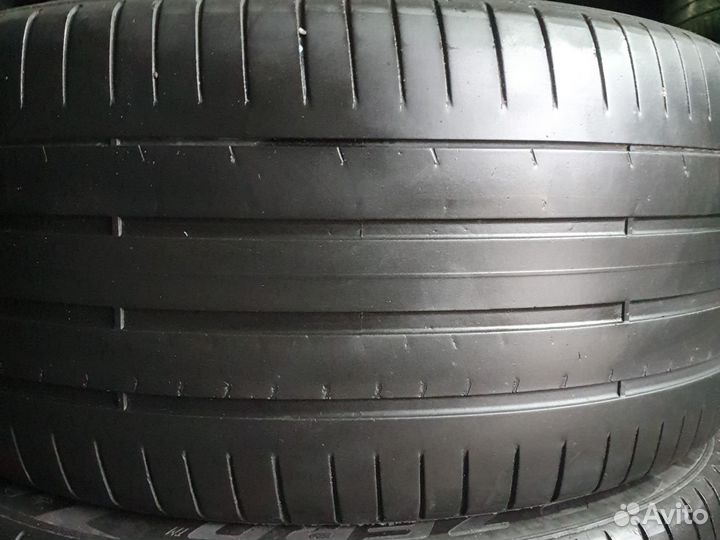 Pirelli P Zero PZ4 315/35 R21 и 275/40 R21 111Y