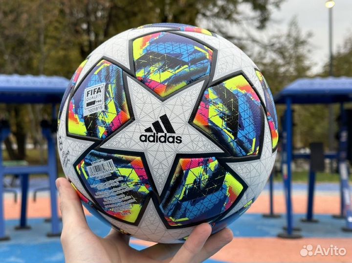 Футбольный мяч adidas 5 размер