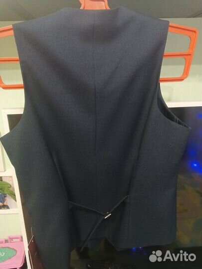 Жилет синий новый